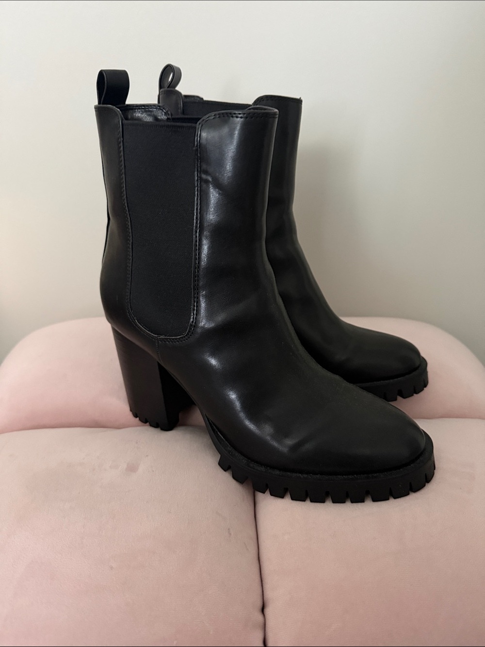 Nine West Black Leather Lug-Sole Kort Booties